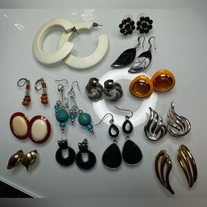 Vintage 13 Earrings pairs Lot - Multicolor